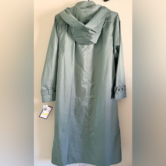 Chic Sage Long Rain Coat with Belt - Picture 5 of 9